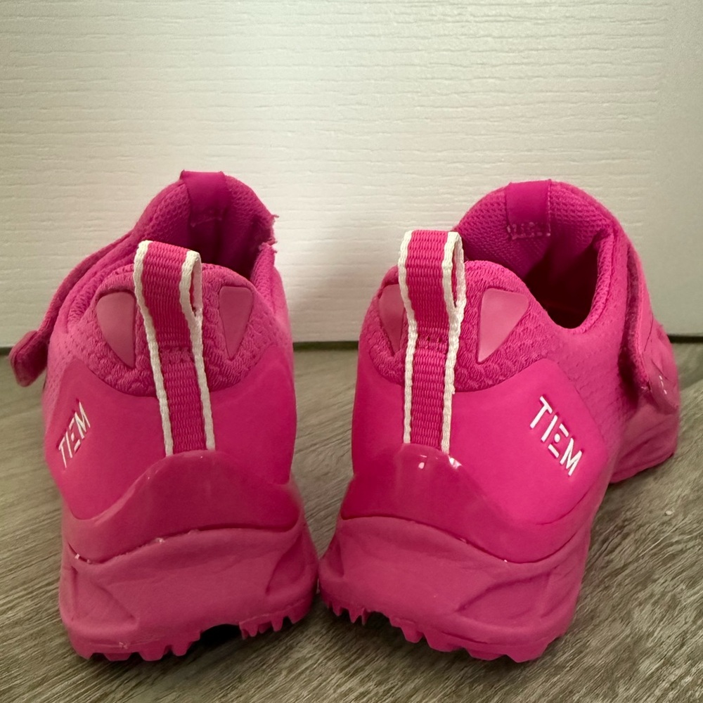 Women's Vibrant Pink Tiem Spin Shoes - Picture 2 of 6